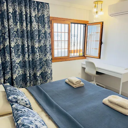 Royal Panorama Penthouse ארונה